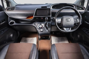 Минивэн Toyota Sienta 2018 года, 1599000 рублей, Новосибирск