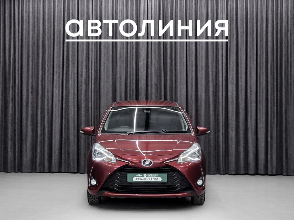 Хетчбэк Toyota Vitz 2019 года, 1149000 рублей, Красноярск
