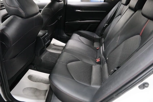 Седан Toyota Camry 2021 года, 3599000 рублей, Омск