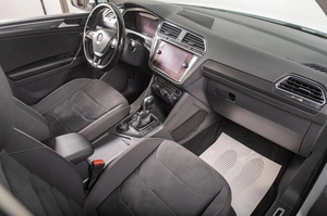 Внедорожник Volkswagen Tiguan 2018 года, 2189000 рублей, Томск