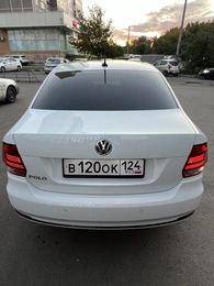 Седан Volkswagen Polo 2019 года, 1050000 рублей, Красноярск