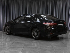 Седан Toyota Camry 2018 года, 3021000 рублей, Тюмень