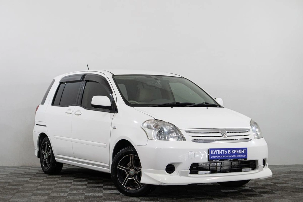 Минивэн Toyota Raum 2003 года, 719000 рублей, Сургут
