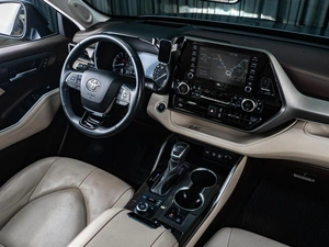 Внедорожник Toyota Highlander 2021 года, 6325000 рублей, Тюмень