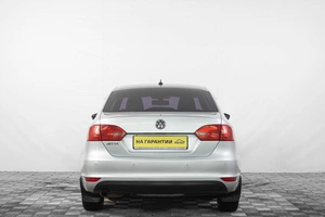 Седан Volkswagen Jetta 2012 года, 999000 рублей, Кемерово
