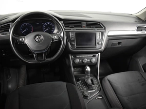 Внедорожник Volkswagen Tiguan 2017 года, 1965200 рублей, Казань