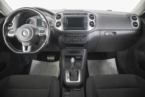 Внедорожник Volkswagen Tiguan 2016 года, 1699000 рублей, Кемерово