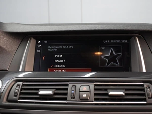 Седан BMW 5 серия 2015 года, 1700000 рублей, Омск