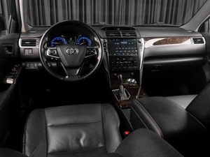 Седан Toyota Camry 2017 года, 2349000 рублей, Тюмень