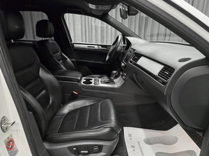 Внедорожник Volkswagen Touareg 2011 года, 1950000 рублей, Красноярск