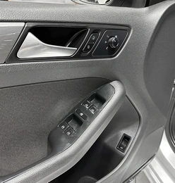 Седан Volkswagen Jetta 2017 года, 1247000 рублей, Красноярск