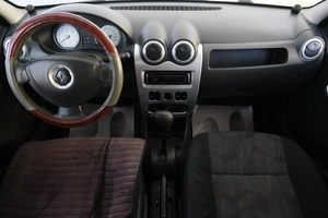 Седан Renault Logan 2012 года, 569000 рублей, Омск