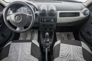 Седан Renault Logan 2014 года, 399000 рублей, Барнаул