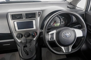 Хетчбэк Toyota Ractis 2014 года, 969000 рублей, Кемерово