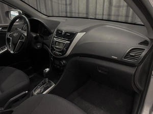 Седан Hyundai Solaris 2011 года, 740000 рублей, Красноярск