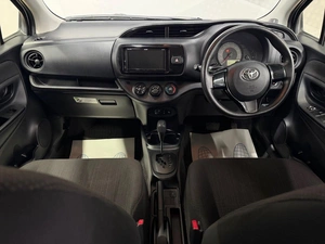 Хетчбэк Toyota Vitz 2018 года, 969000 рублей, Красноярск