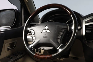 Внедорожник Mitsubishi Pajero 2015 года, 3099000 рублей, Новосибирск