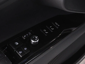 Седан Toyota Camry 2026 года, 4520000 рублей, Красный Пахарь