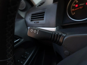 Седан Opel Astra 2011 года, 729000 рублей, Саратов