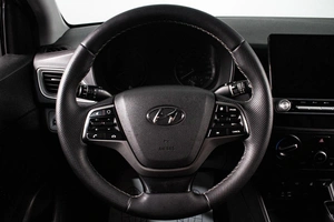 Седан Hyundai Solaris 2017 года, 1369000 рублей, Сургут