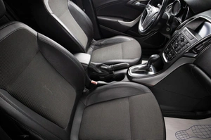 Хетчбэк Opel Astra 2012 года, 559000 рублей, Оренбург