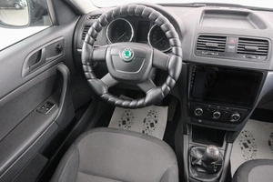 Внедорожник Skoda Yeti 2011 года, 739000 рублей, Красноярск