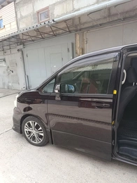 Минивэн Toyota Voxy 2010 года, 1500000 рублей, Железногорск