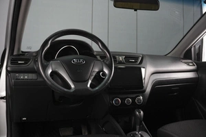 Седан Kia Rio 2015 года, 1060000 рублей, Омск