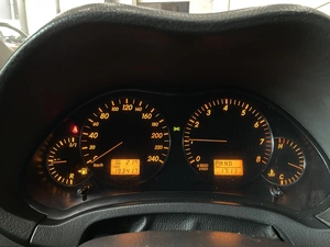 Седан Toyota Avensis 2004 года, 787000 рублей, Солонцы