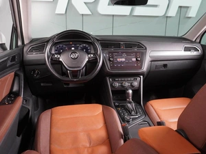 Внедорожник Volkswagen Tiguan 2017 года, 2349000 рублей, Воронеж