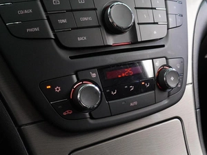 Седан Opel Insignia 2011 года, 999000 рублей, Воронеж