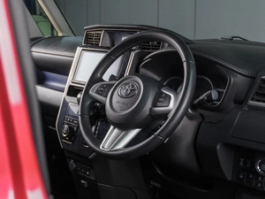 Минивэн Toyota Roomy 2017 года, 1329000 рублей, Сургут