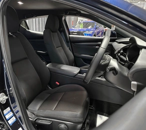 Хетчбэк Mazda 3 2021 года, 1677000 рублей, Красноярск