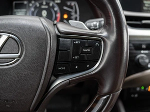 Седан Lexus ES 2018 года, 2940000 рублей, Краснодар