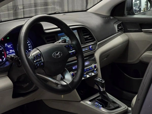 Седан Hyundai Elantra 2020 года, 1245000 рублей, Красноярск