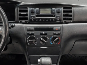 Хетчбэк Toyota Corolla 2005 года, 630000 рублей, Красноярск