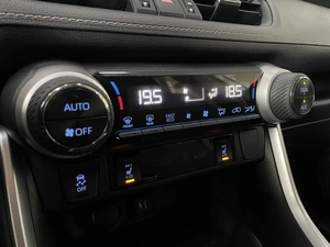 Внедорожник Toyota RAV4 2019 года, 2997000 рублей, Солонцы