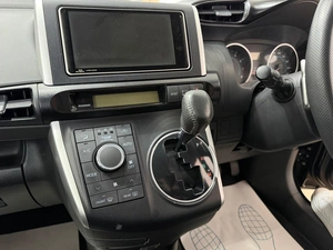 Минивэн Toyota Wish 2010 года, 1199000 рублей, Красноярск