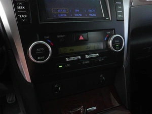 Седан Toyota Camry 2014 года, 1999000 рублей, Красный Пахарь