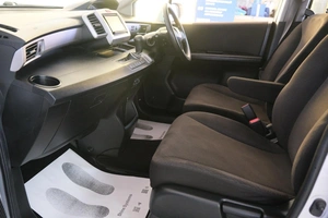 Минивэн Honda Freed 2013 года, 1149000 рублей, Омск