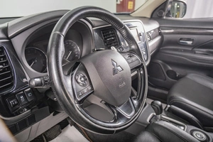 Внедорожник Mitsubishi Outlander 2016 года, 2259000 рублей, Томск