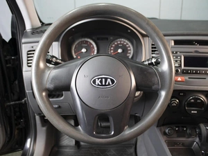 Седан Kia Rio 2009 года, 660000 рублей, Омск