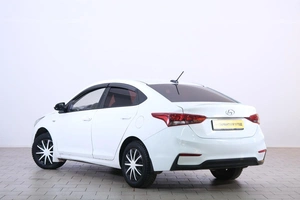 Седан Hyundai Solaris 2017 года, 839000 рублей, Омск