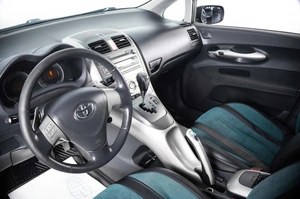 Хетчбэк Toyota Auris 2007 года, 739000 рублей, Пермь
