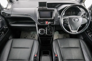 Минивэн Toyota Esquire 2021 года, 3089000 рублей, Красноярск