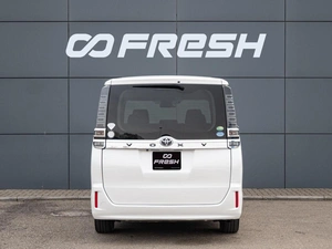 Минивэн Toyota Voxy 2019 года, 2100000 рублей, Краснодар