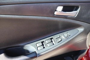 Седан Hyundai Sonata 2012 года, 950000 рублей, Мирное