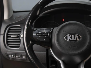 Седан Kia Rio 2017 года, 1180000 рублей, Омск