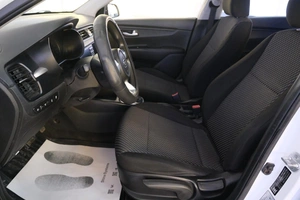 Седан Kia Rio 2018 года, 1079000 рублей, Омск