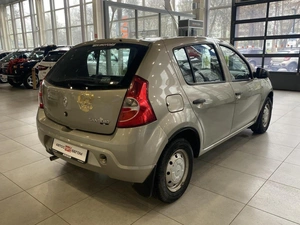 Хэтчбек Renault Sandero 2011 года, 485000 рублей, Орёл